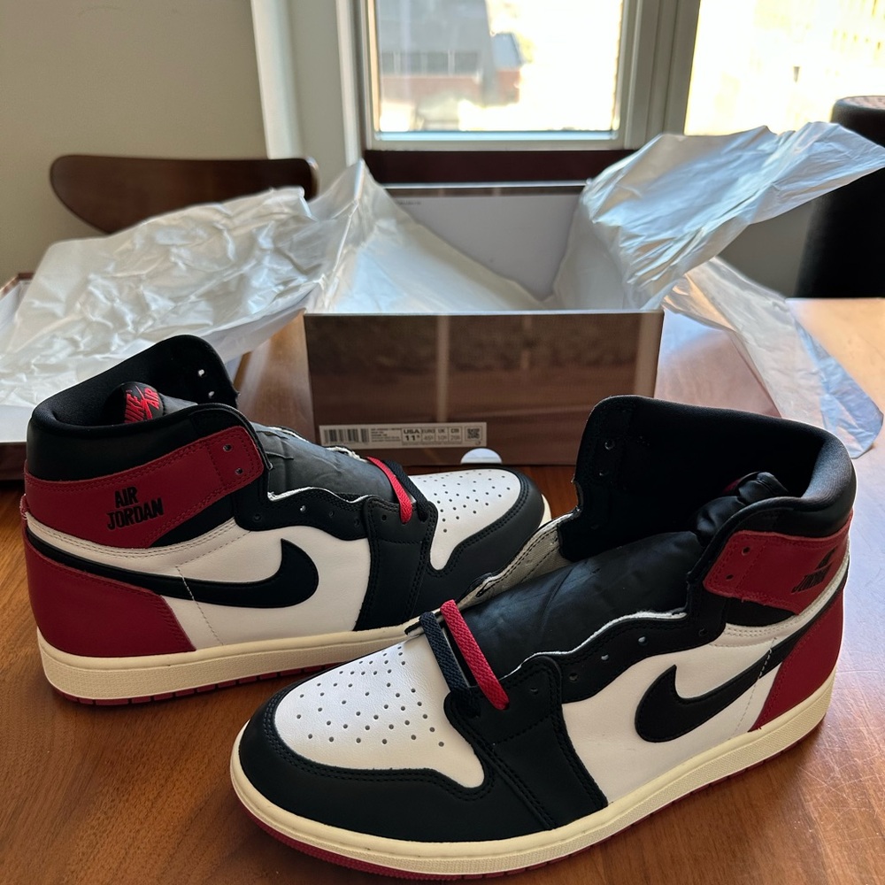 Nike Air Jordan 1 High OG “Black Toe”